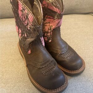 Ariat Fatbaby 6.5 Pink Camo
